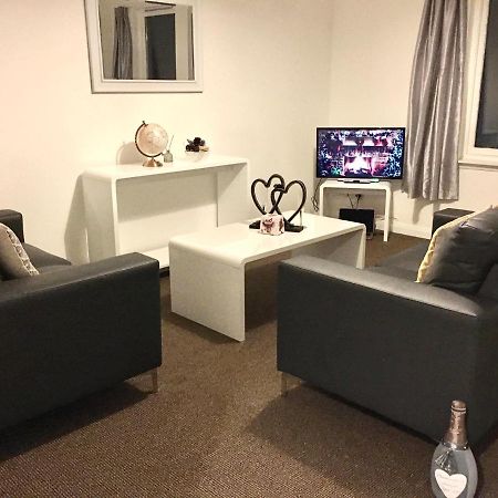 Central Spacious 2 Bedroom By Union Square Free Parking أبردين المظهر الخارجي الصورة