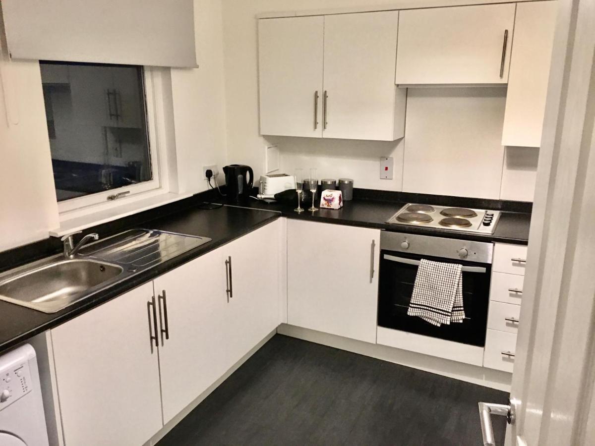 Central Spacious 2 Bedroom By Union Square Free Parking أبردين المظهر الخارجي الصورة